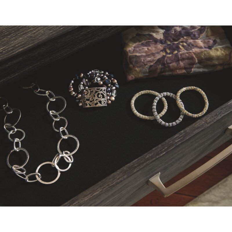 Bellvern-Exclusive Dresser